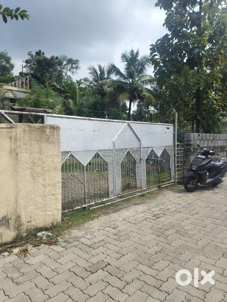 8, cent Polt for sale near Vazhakala Kakkanad