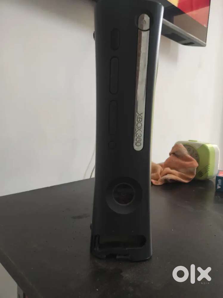XBOX 360 Good condition all attachments are available