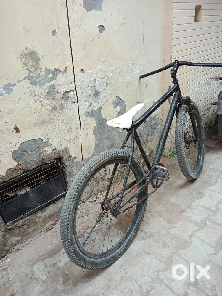 Streethawk kids bicycle in black colour