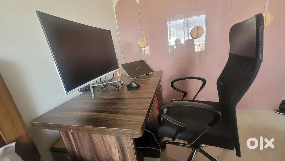 Computer Table with Chair, 6 plastic chair and Washing Machine