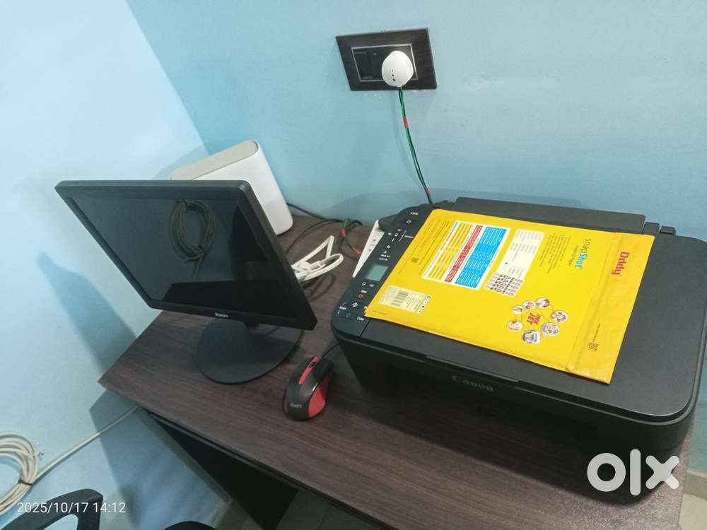 Computer Set with Table & Rolling Chair