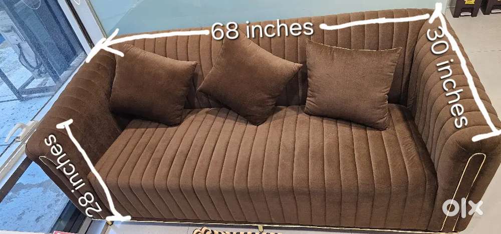 3 Seater hardly used new Sofa