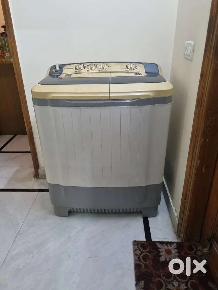 Samsung Semi Automatic Washing machine