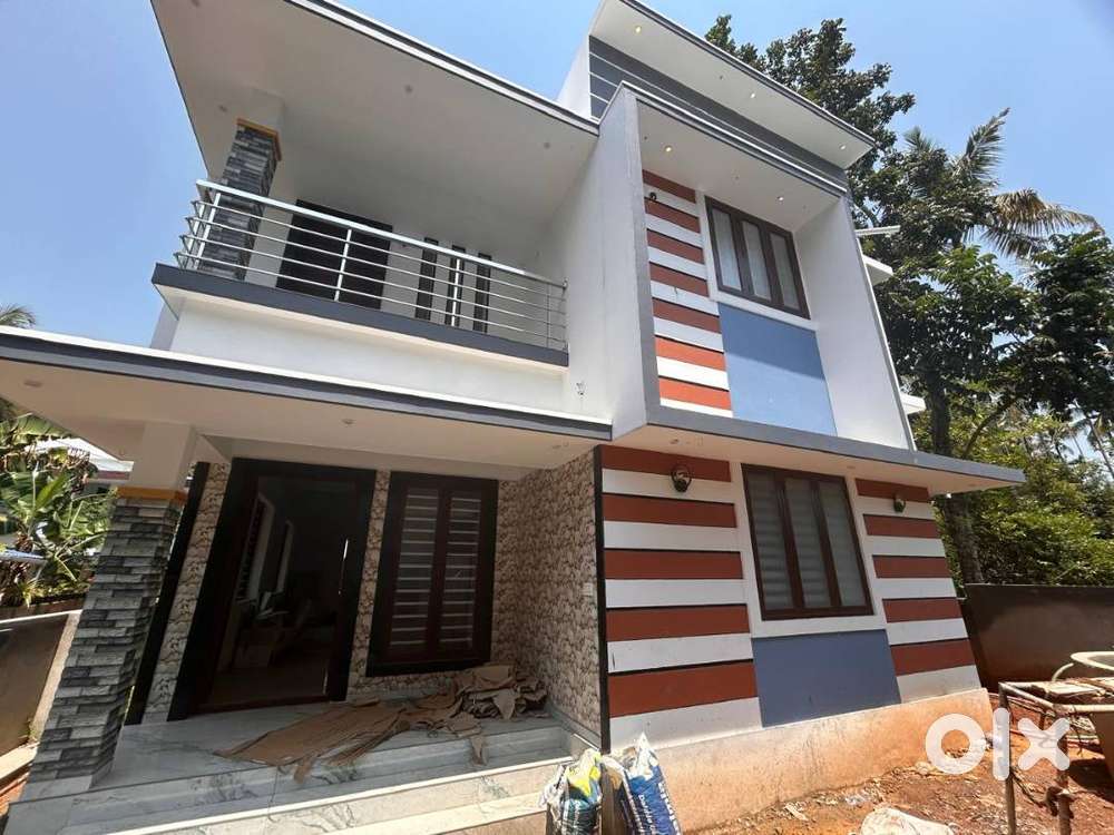 Villa 1500 SqFt 4cent 3bhk/52 lakh Manakody    Thrissur