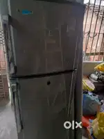 Double door refrigerator