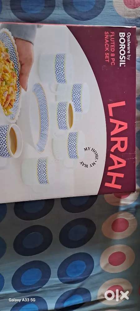 LARAH Fluted 8 PC SNACK SET