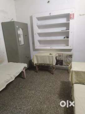 Room in Aliganj / Kapoorthala