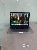Macbook pro A2141  13inch  2020  Core i7  32GB  512GB  Retina