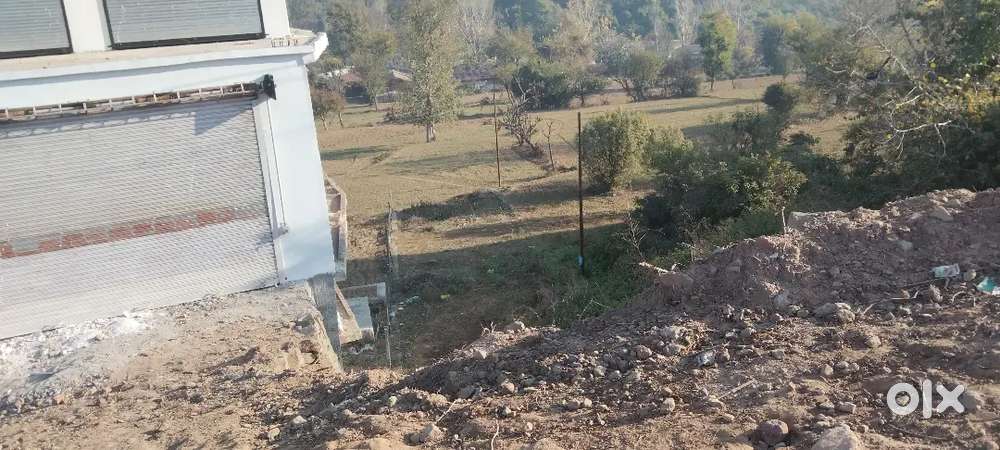 Flata 10Maral Front Highway Plot Flata