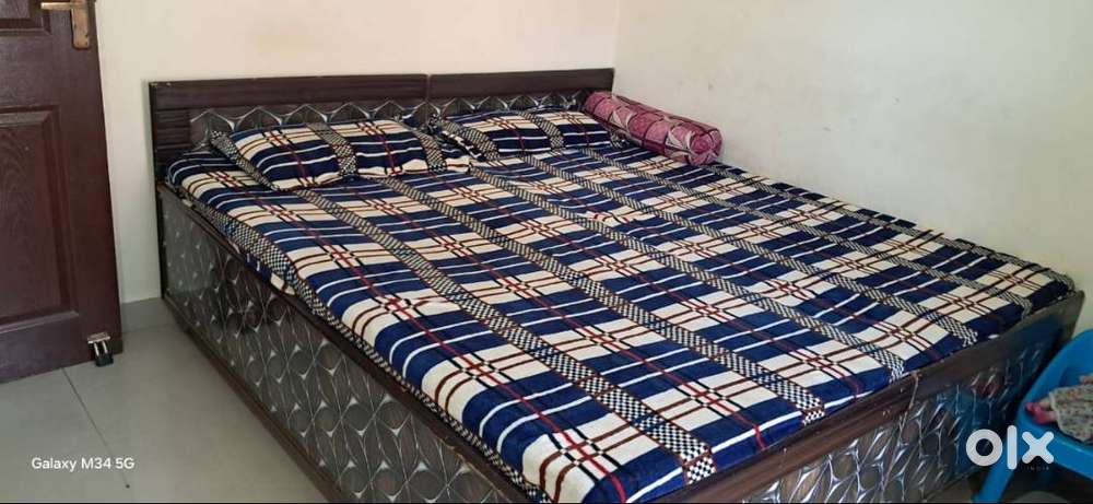 2 Room set available for rent