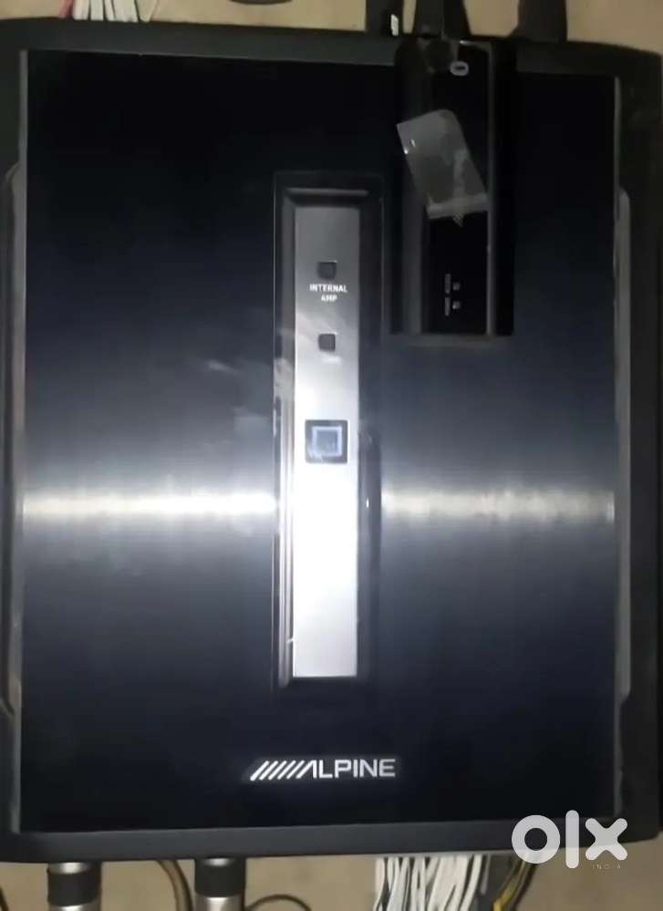 ALPINE PXE 800 HI RES DSP WITH CONTROLLER