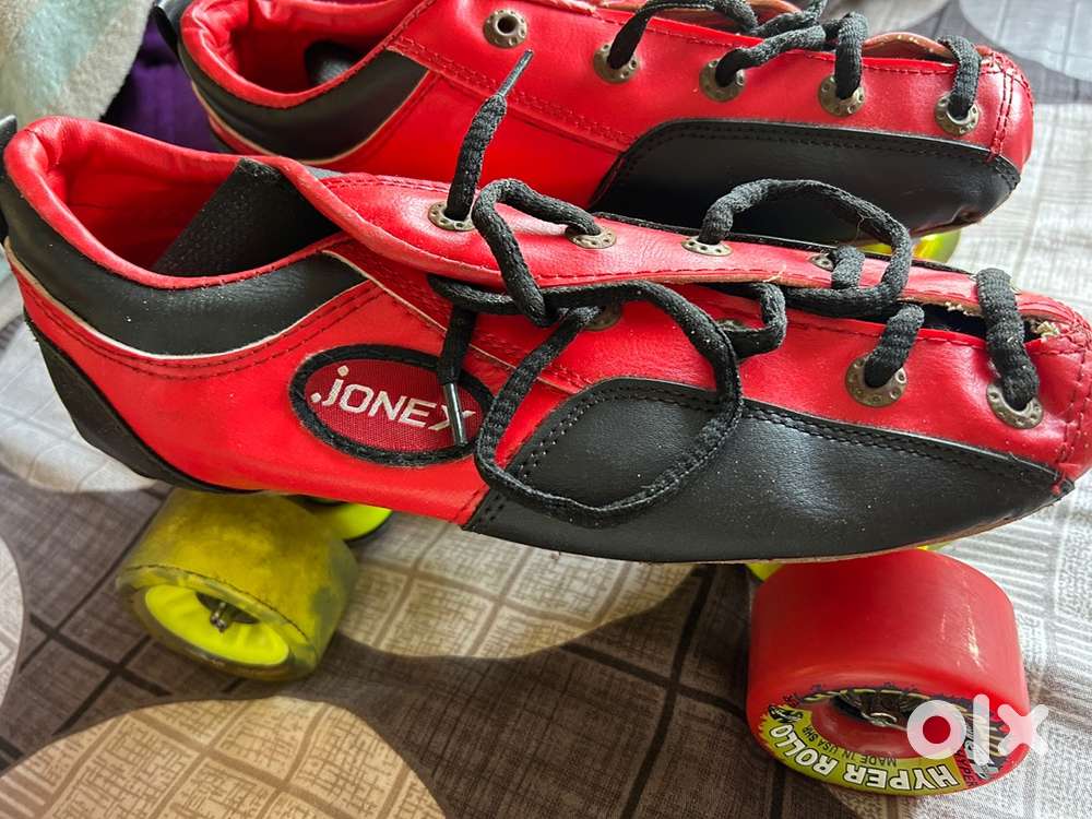 Skating shoes