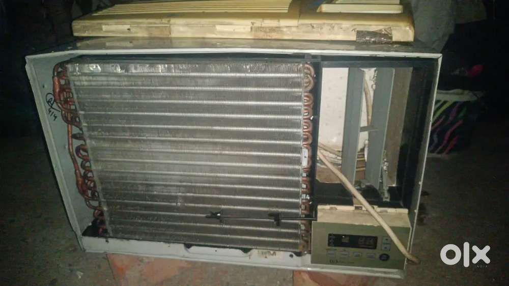 Window AC 1 Ton full ok and running condition