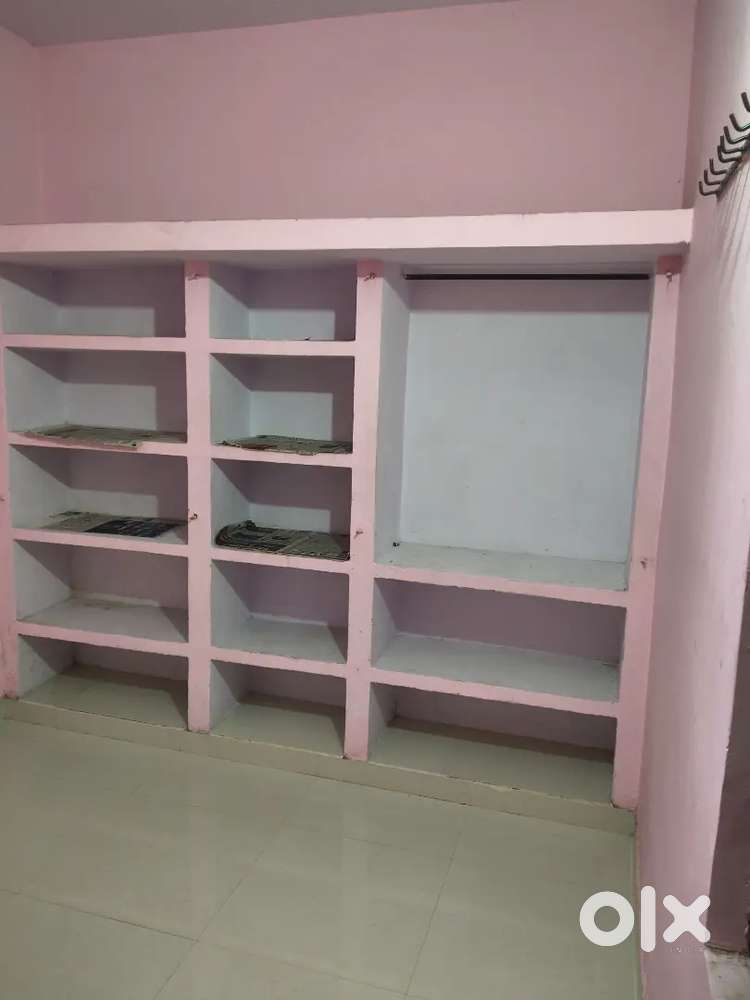 2 Room set gomti nagar independent semi furnished