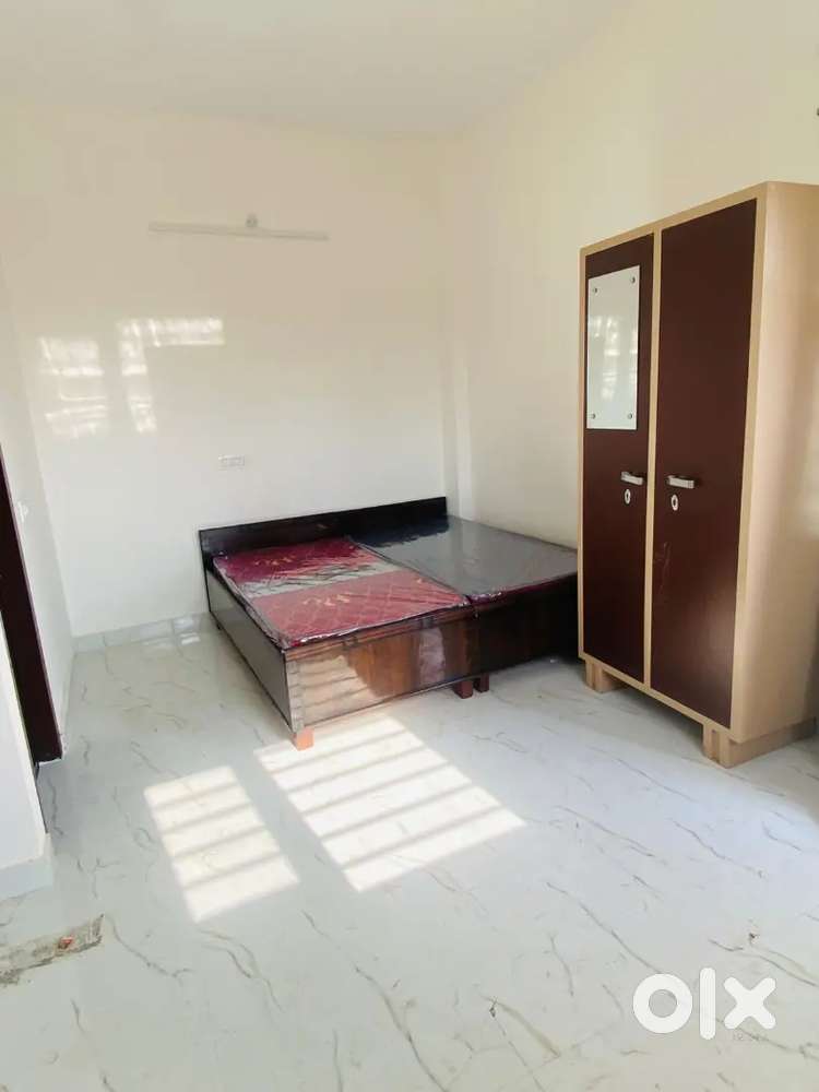 1rk rooms indepndt khanpur nd kharar bus stand kitchen wasrum attachd