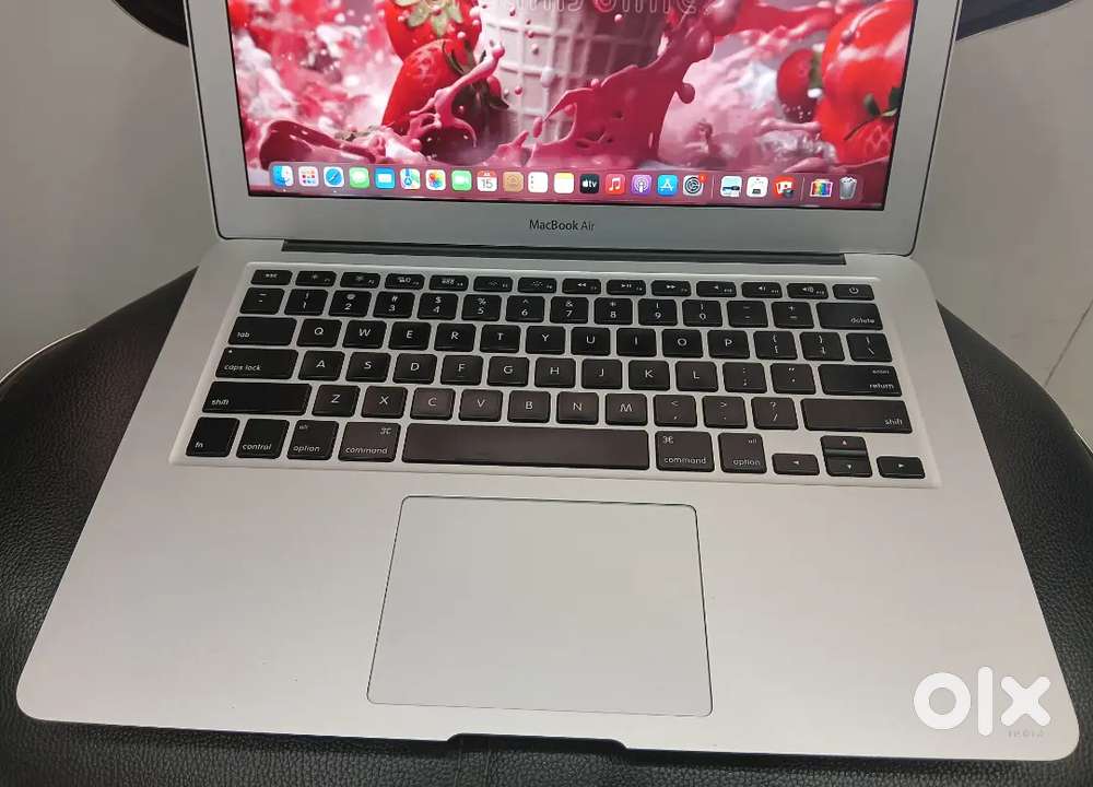 Apple Macbook Air 13inch Slim 8GbRam new condition good battery backup