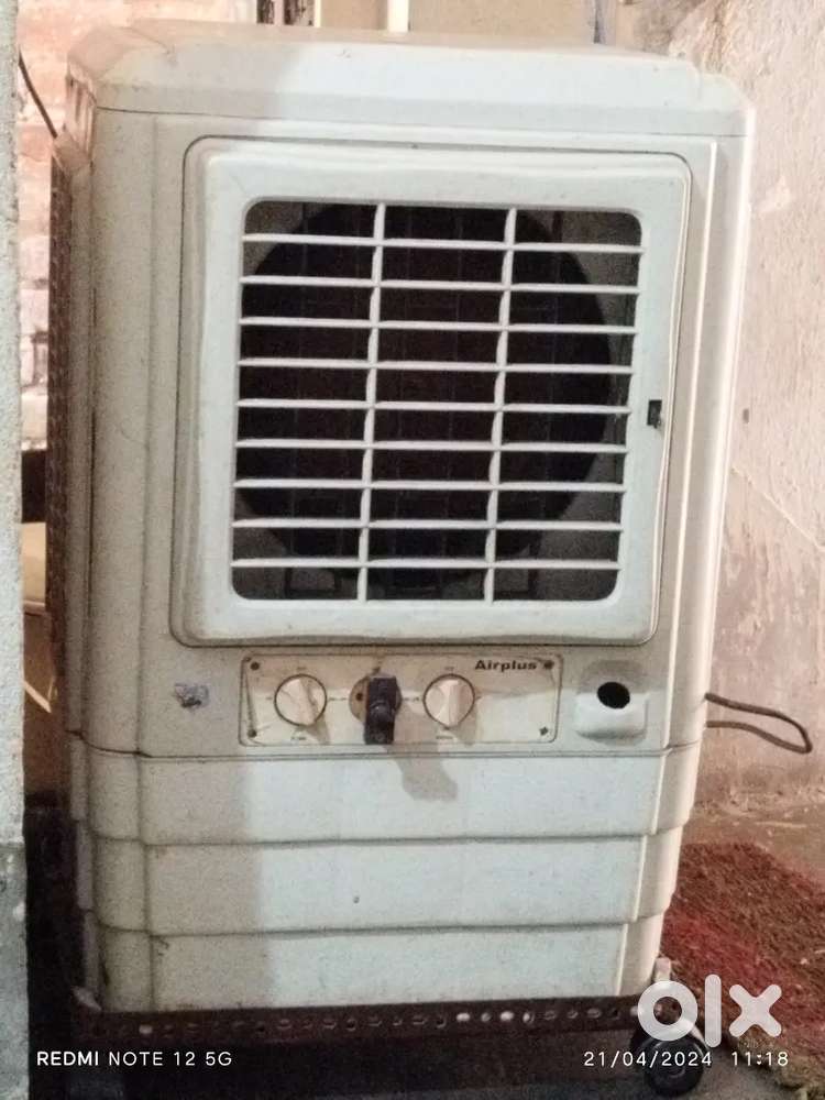 Usha airplus cooler 3 year old resently change 3 side honeycomb pad