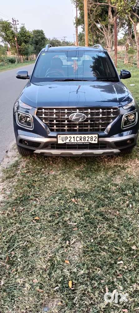 Hyundai Venue 2022 Petrol Well Maintained