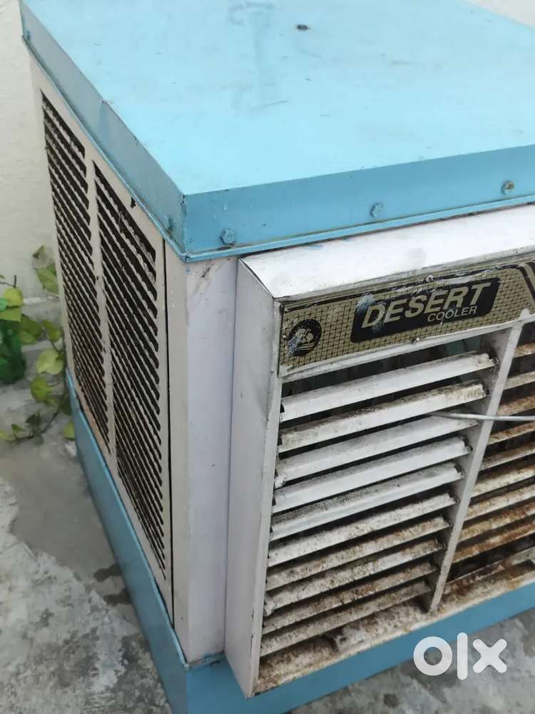 Desert cooler with stand