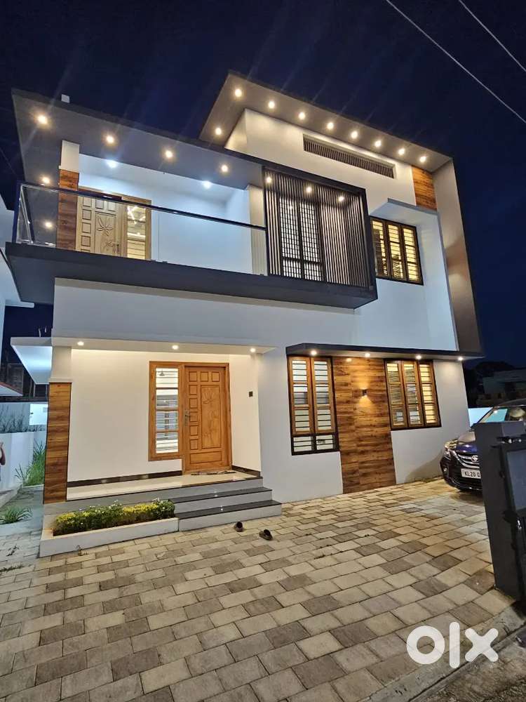 New house for sale Sreekaryam Powdikonam