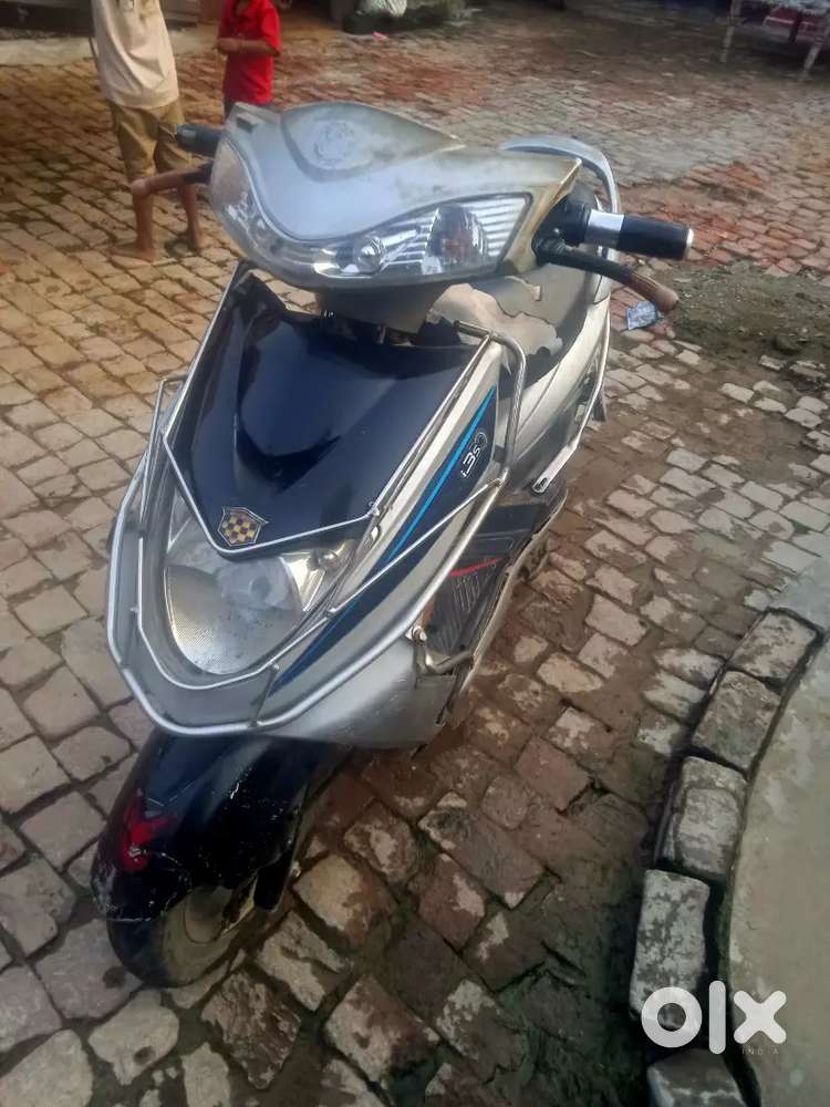 Good condition 20 km chalti h lane wale msg kre plz