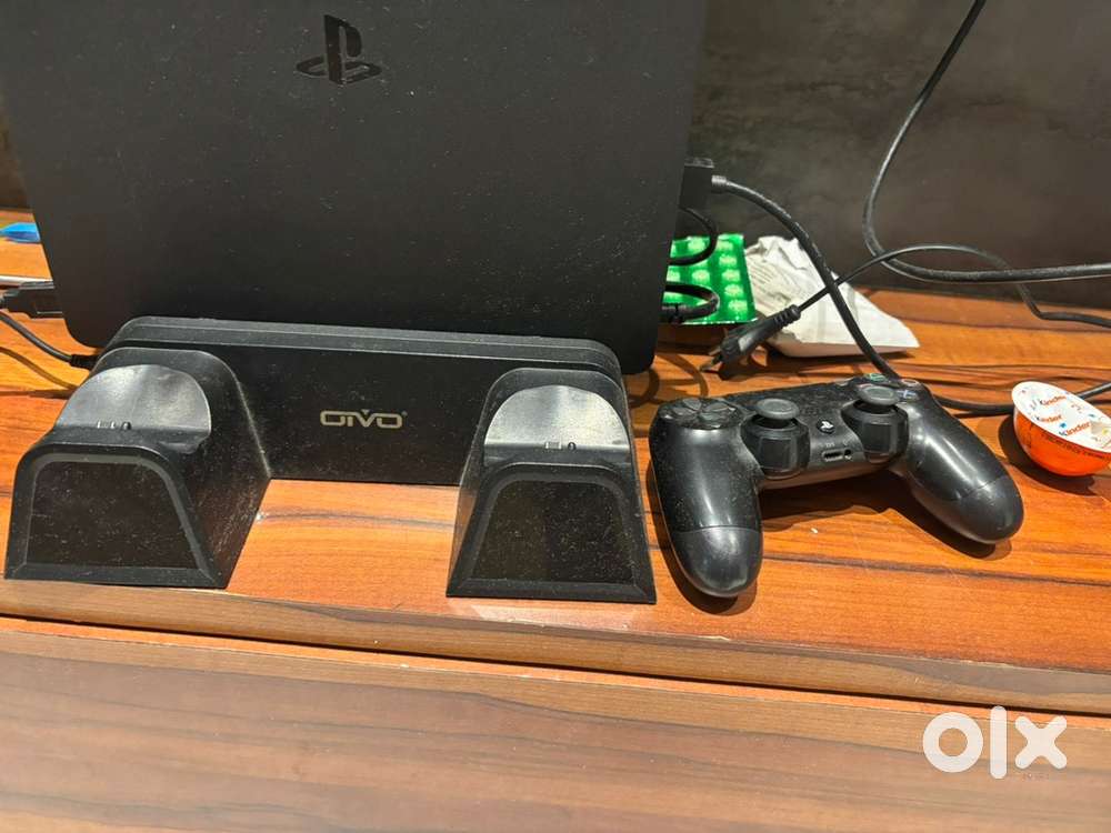 PS4 Slim with Charging Dock