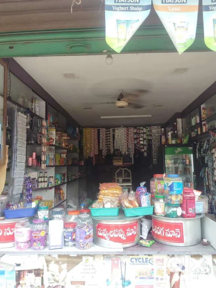 Main road shop for rent