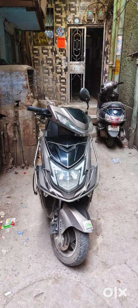 Amo Jaunty Electric Scooty