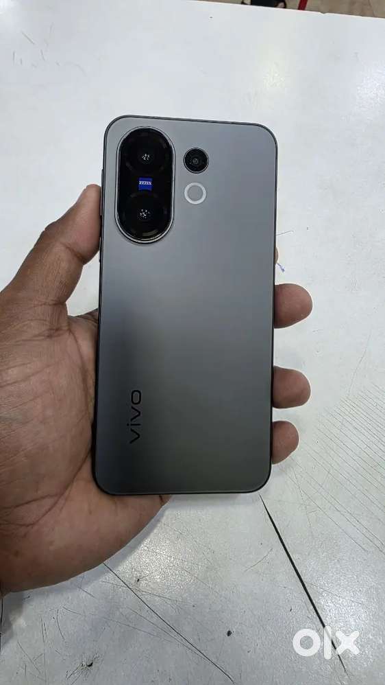 VIVO X200FE 12/256 TWO MONTH OLD