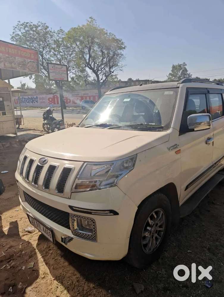 TUV 300 T8 top model