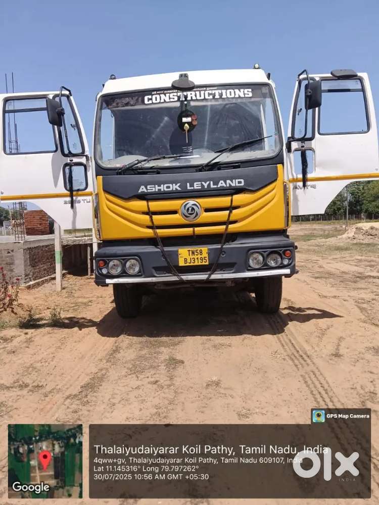 Tipper lorry