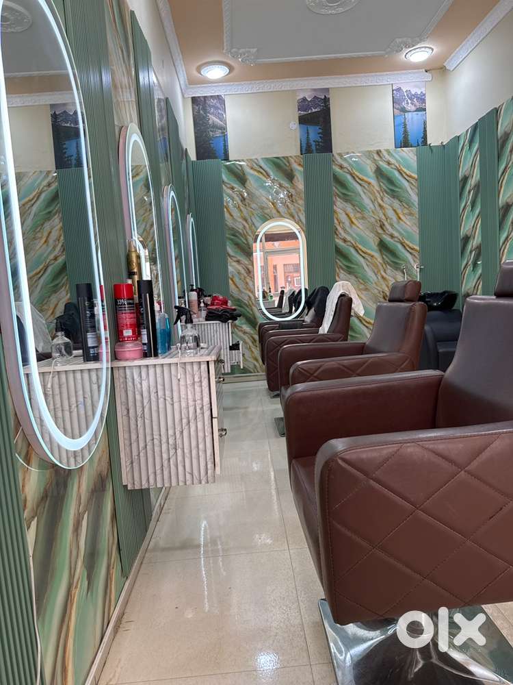 Unisex Salon, urgent sale1.80000