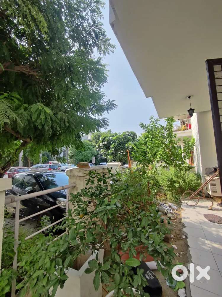 3bhk semi furnished