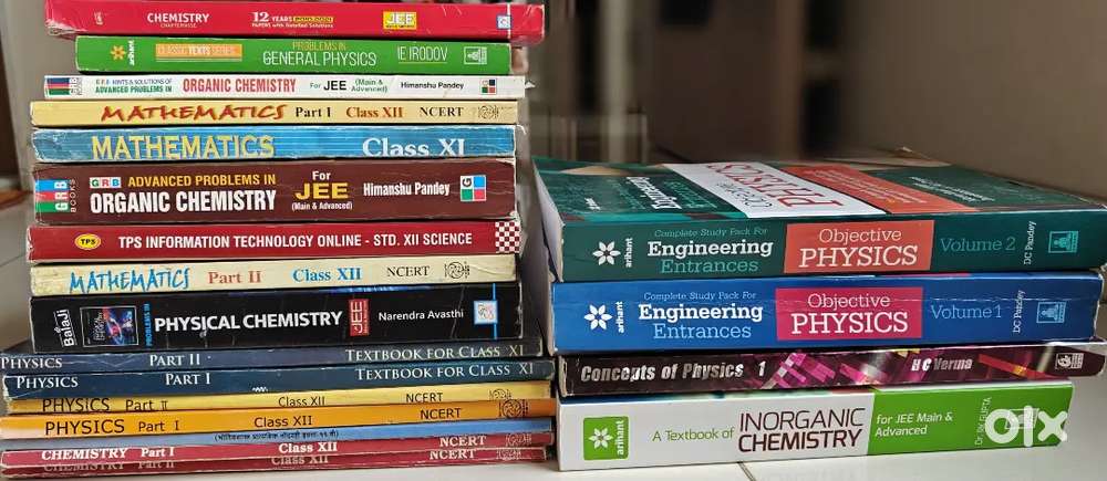 Selling 12th Jee related books in Thane West