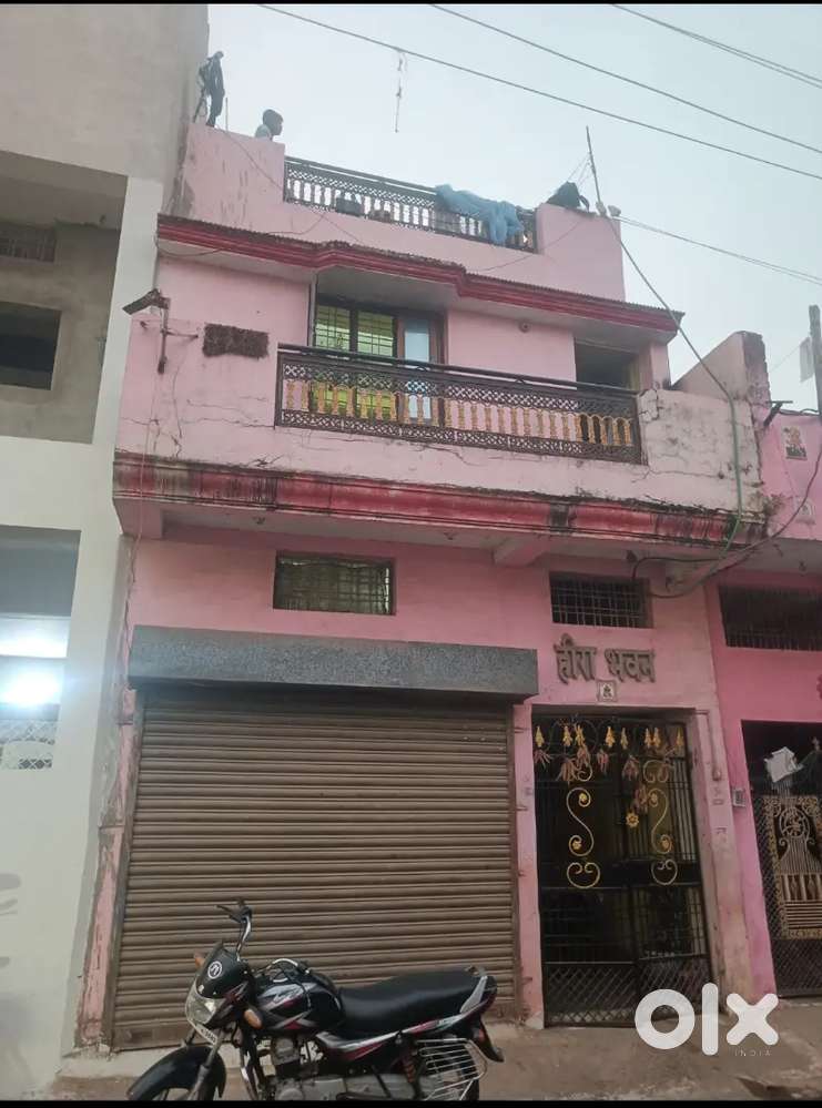 03 floors house front of 20 feet road