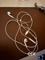 Apple EarPods with Lightning Connector