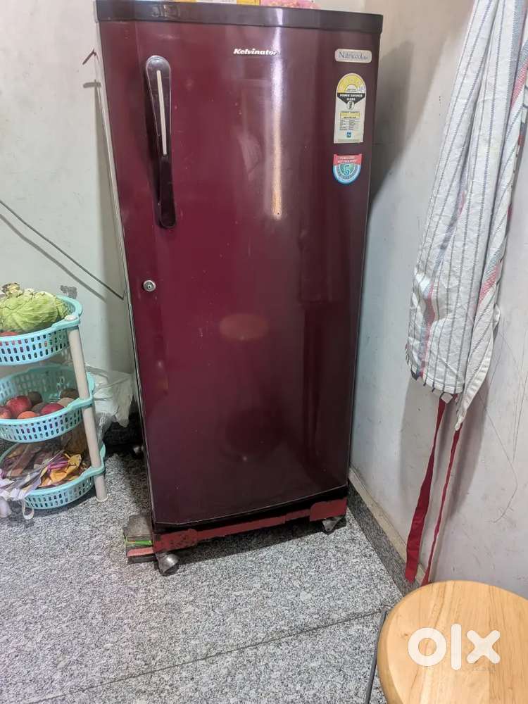 5yrs old refrigerator