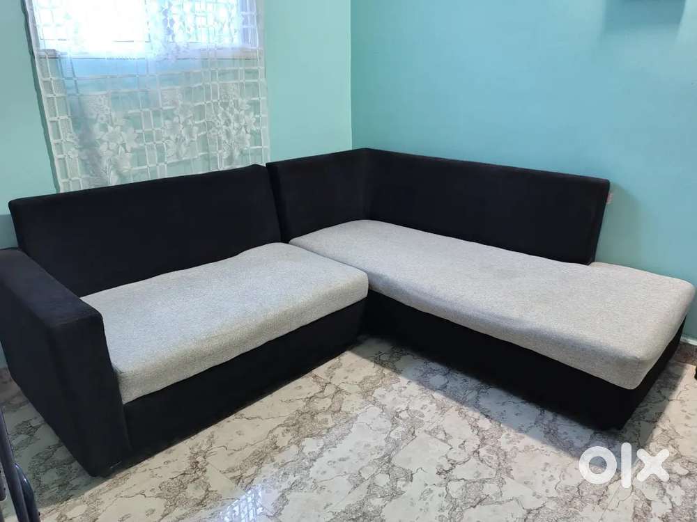 Selling 6 seater sofa ( Black, Gray )