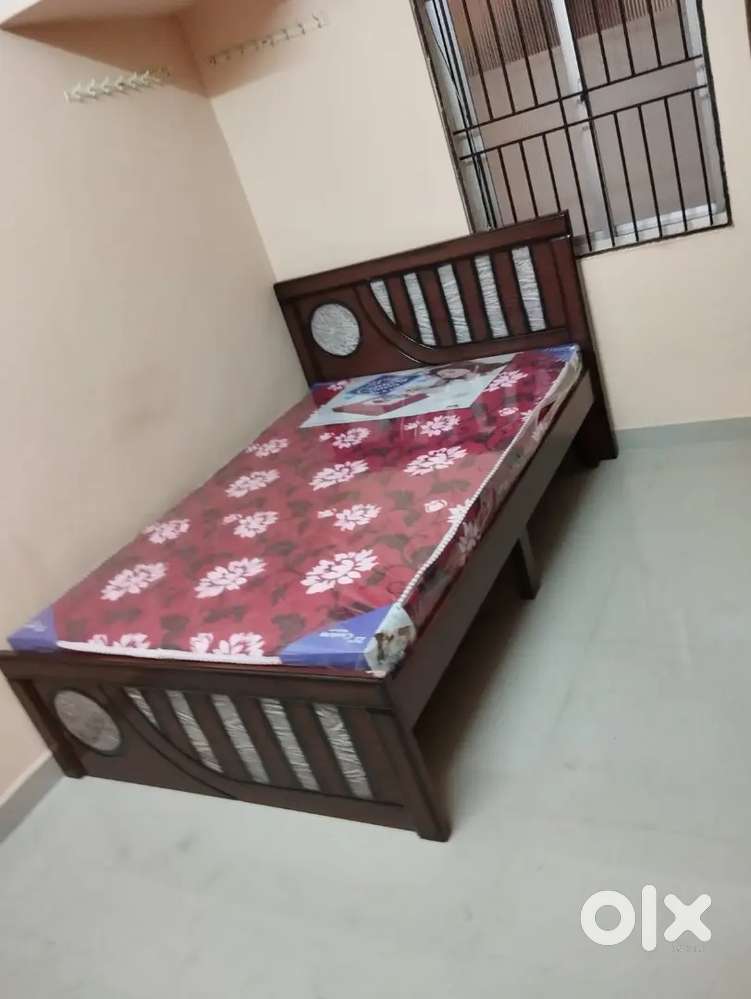 Brand new 6/4 double bed with mattress and all other furniture avlble