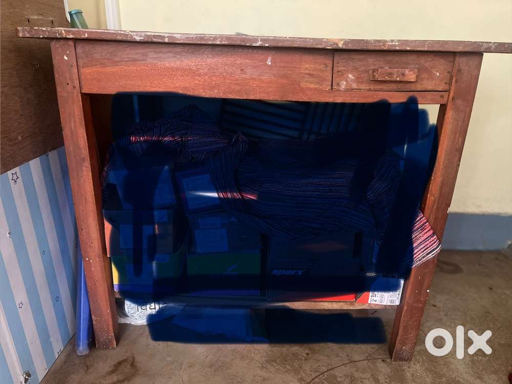 Wooden table 3ftx 2 ft