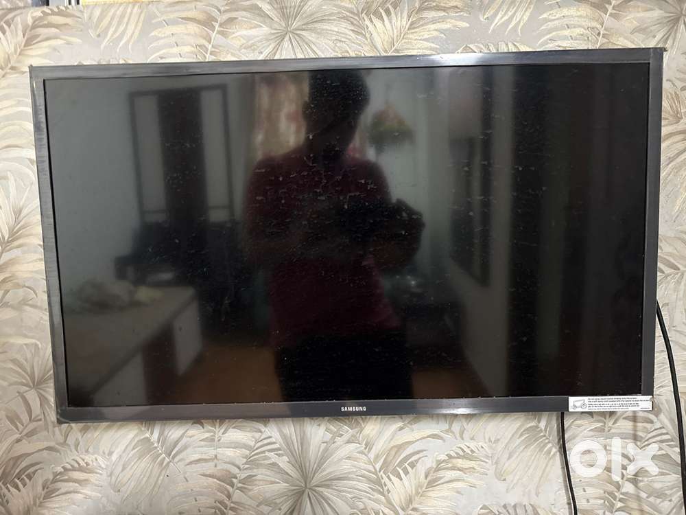 Samsung 32 inch smart LED TV