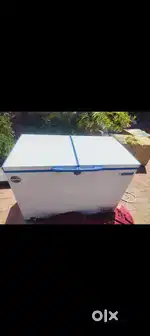 Blue Star deep freeze 285 ltr 4 year old bt gud condition
