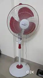 V Guard pedestal Table fan