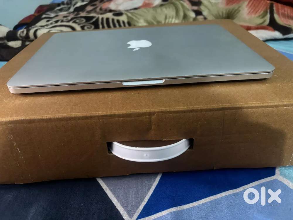 Macbook pro (ratina 13 inch )