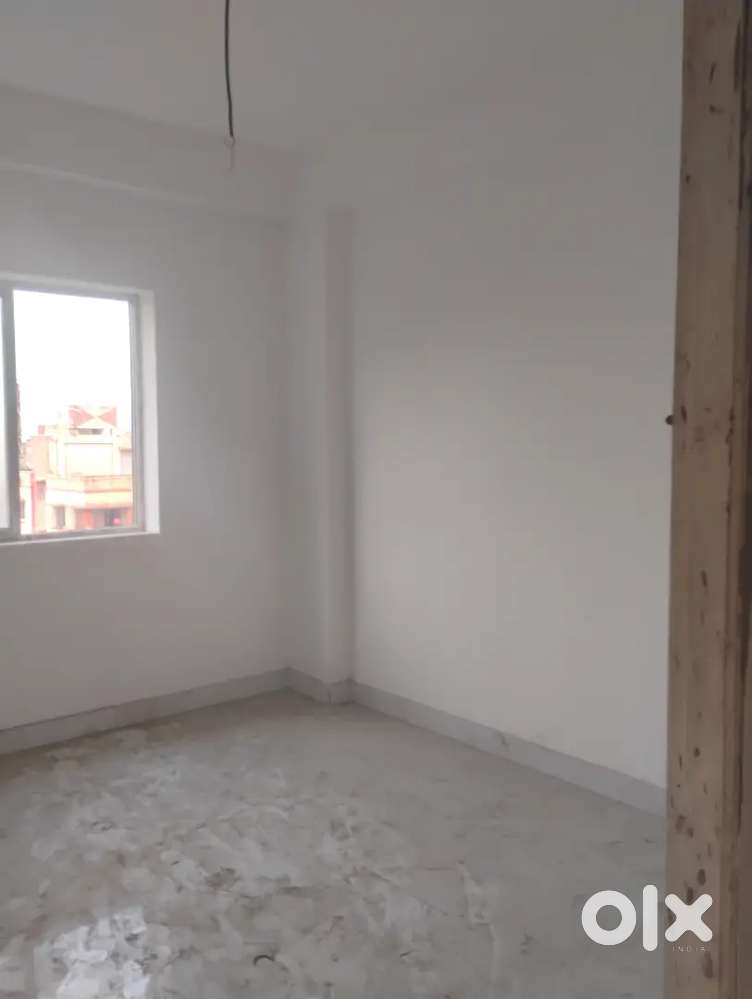 1 BHK apartment flat sale in picnic garden on road life available