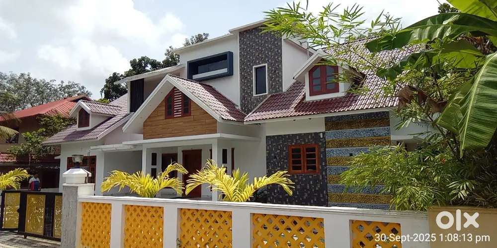 Athirampuzha 12 cent 4 bhk house, loan also provided,price negotiable