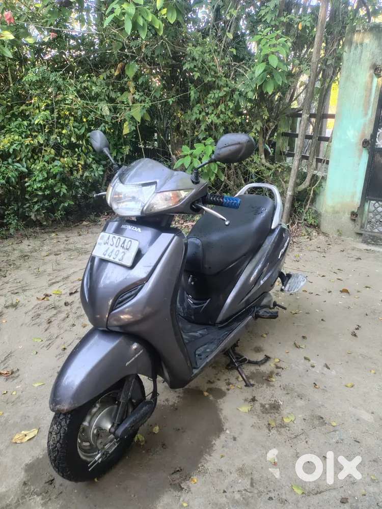 Activa 3G mint condition with minor scratches