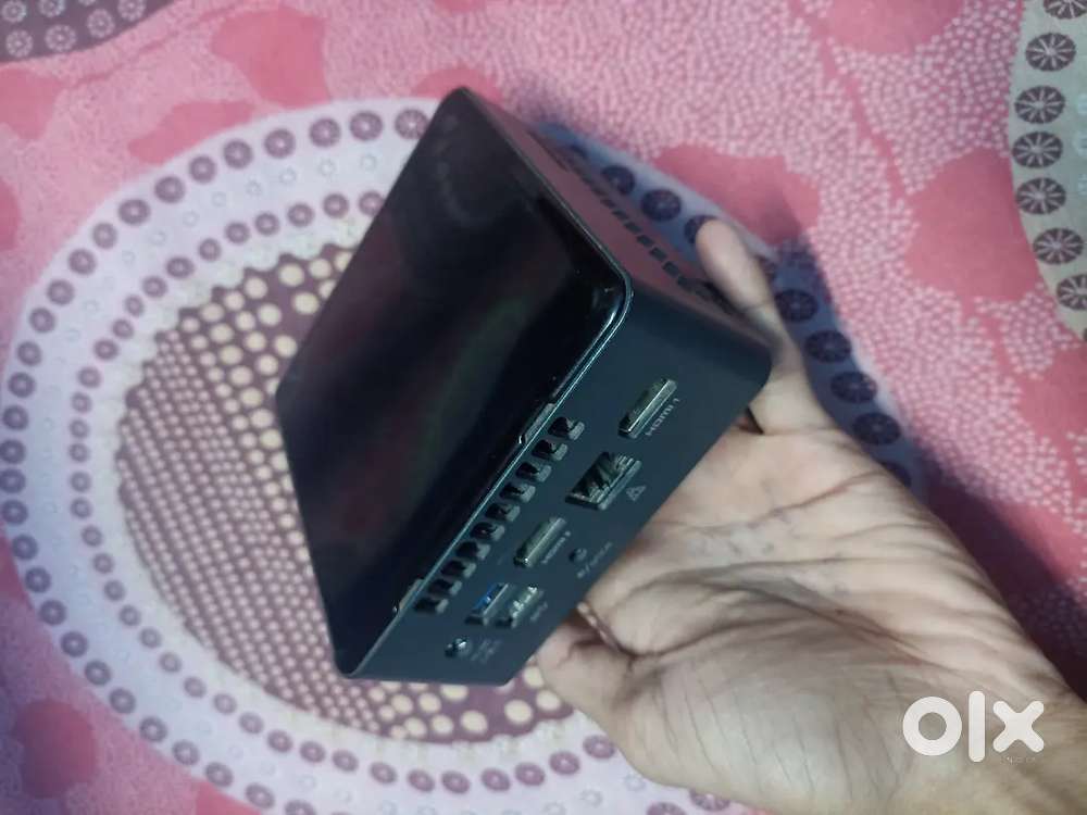 Intel Pentium NUC. (Only 1.8 yr used) Good condition)