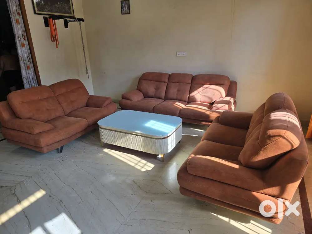 An imported  good condition 7 seater sofa set & dining table
