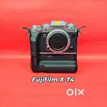 Fujifilm X-T4 Mirrorless Camera Body with Body Grip – 26.1MP APS-C